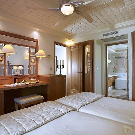 Villa Knossos Royal *