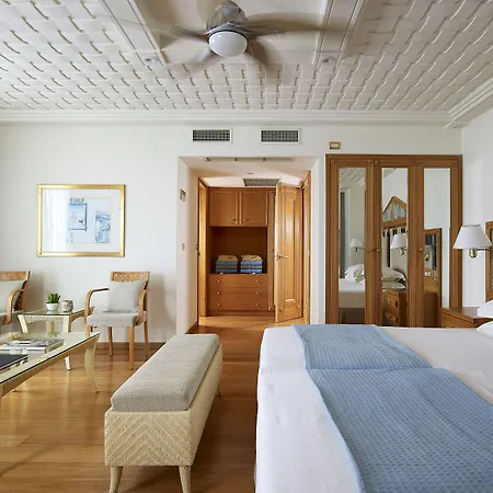 Knossos Royal Vila *