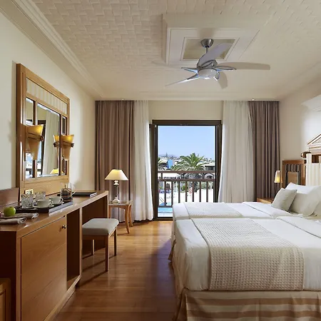 Vila Knossos Royal *